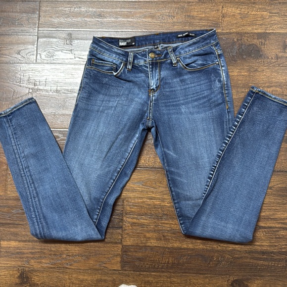 William Rast women’s jeans med dark wash size 27 - Picture 5 of 9